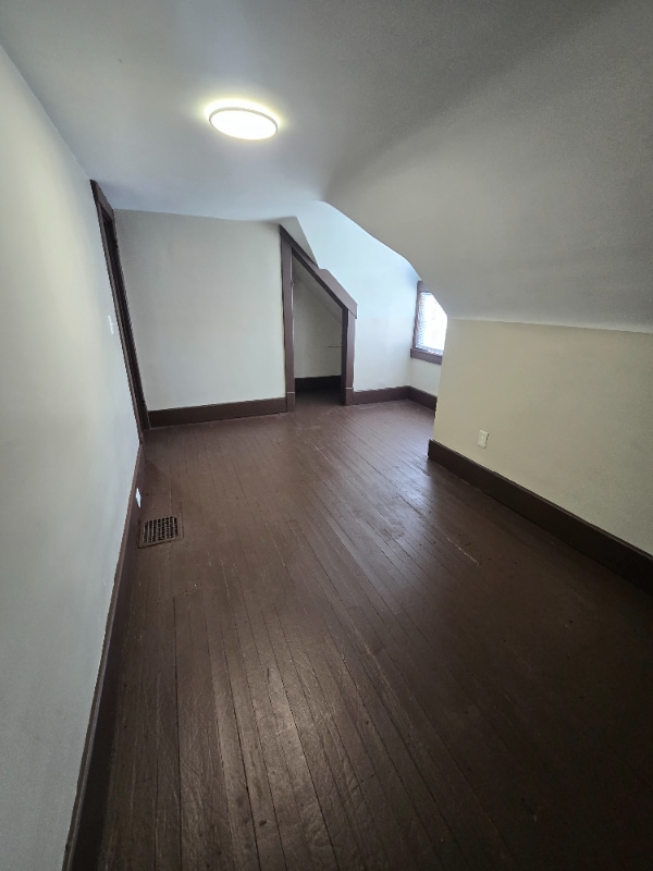 Building Photo - 839 Priestley Ave