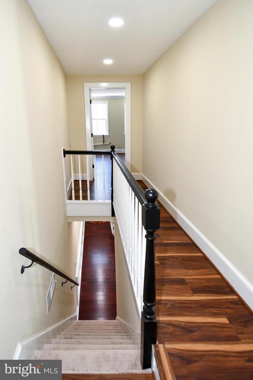 Building Photo - 216 S Henry St