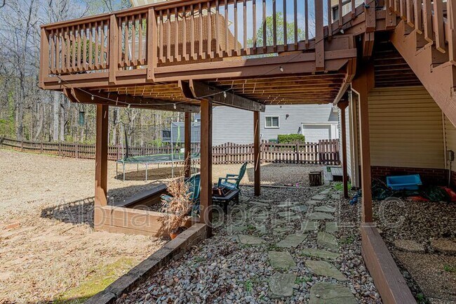 Building Photo - 209 Birchleaf Ln