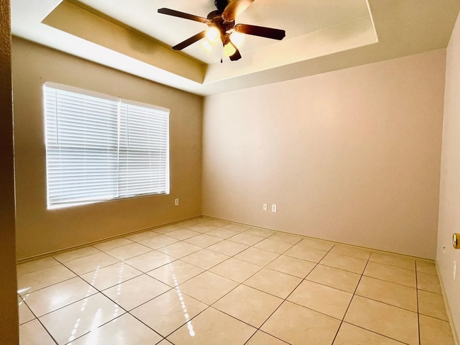 Building Photo - 9310 Albany Dr