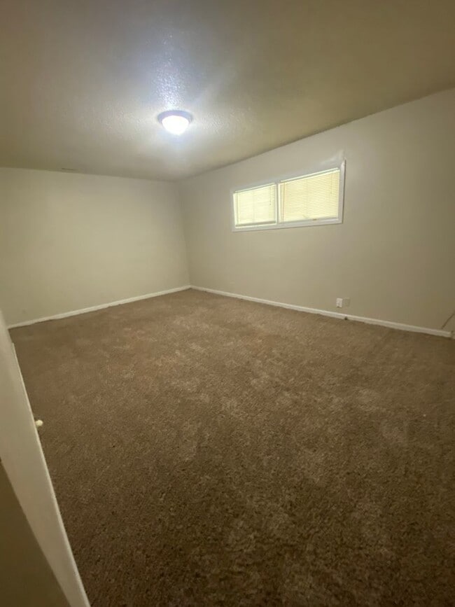 Building Photo - 7601 Ruskin Way