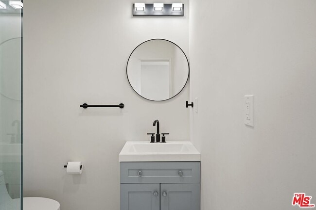 Building Photo - 2943 Los Olivos Ln