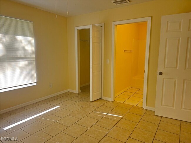 Building Photo - 2701 Owen Ave S