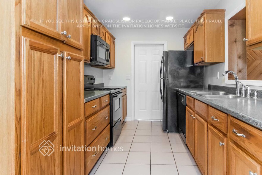 Building Photo - 7423 Antietam Ct E