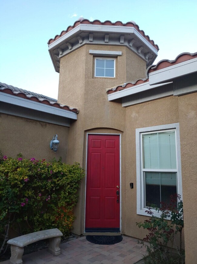 Building Photo - 6 Loch Ness Lake Ct