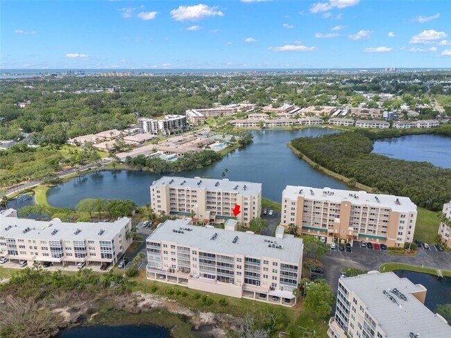 Building Photo - 6475 Shoreline Dr