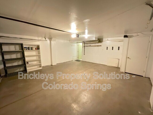 Building Photo - 1857 Lorraine St