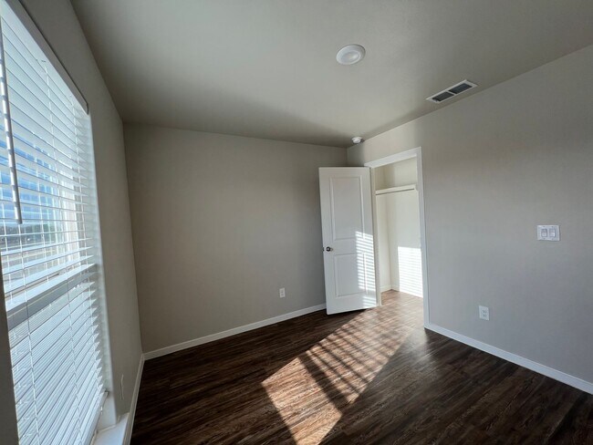 Building Photo - 3507 Tiffin Ave