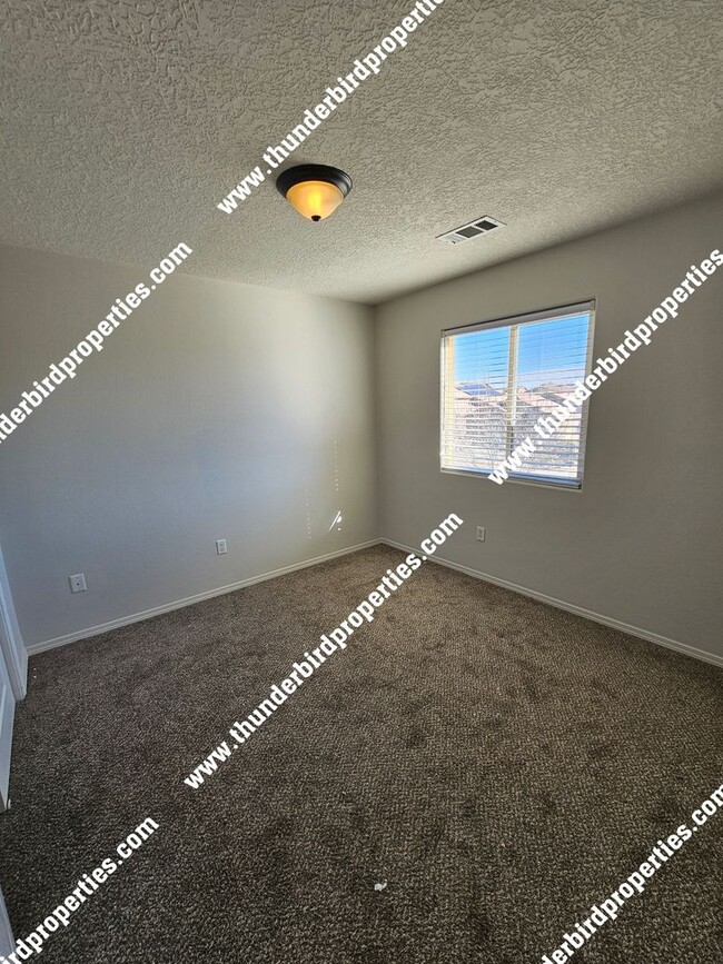 Building Photo - Available NOW! 4 Bedroom - 2.5 Bathroom - ...