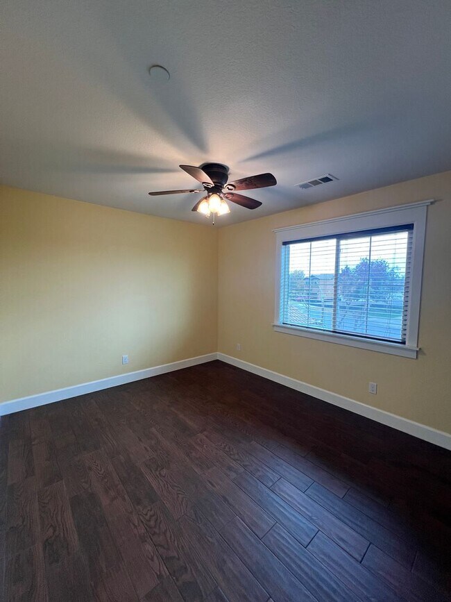 Building Photo - 14816 Huckleberry Dr