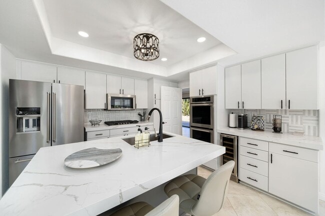 Building Photo - 74830 Waring Ct