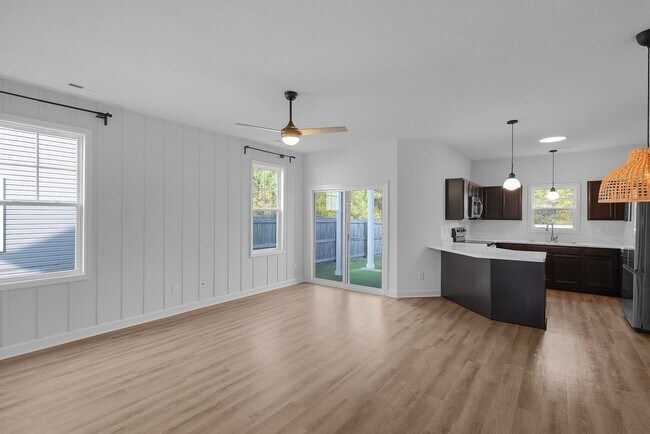 Building Photo - 502 Shallotte Ln