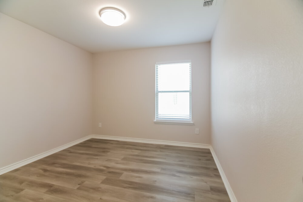 Building Photo - 1020 Callalily Dr