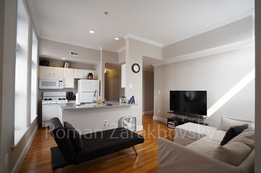 Building Photo - 365 Washington St