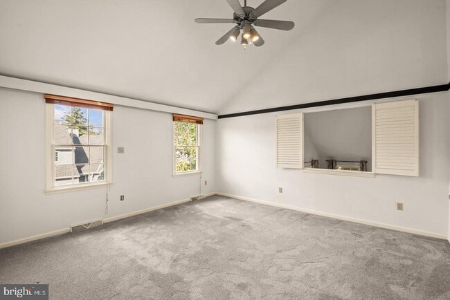 Building Photo - 1913 Meadow Ln