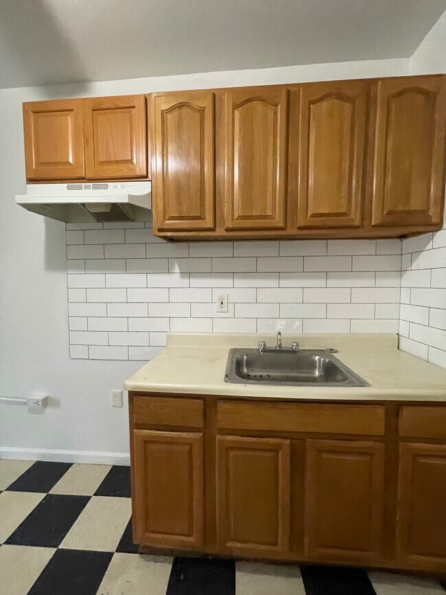 Building Photo - 765 Grove St