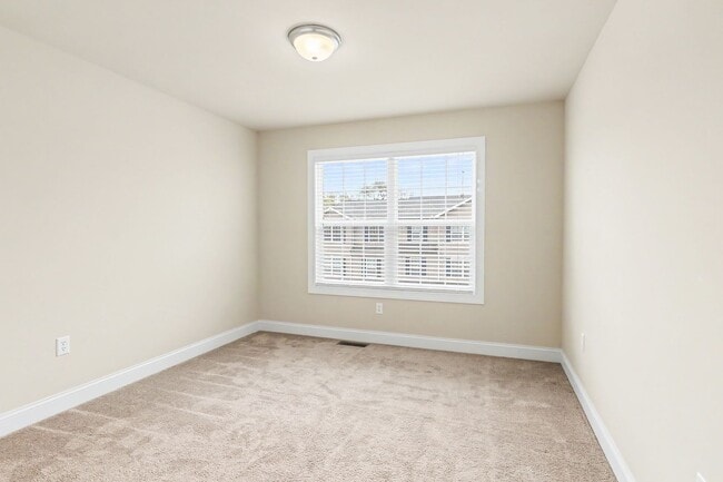 Building Photo - Three bedroom, 2.5 townhome in Mechanicsburg near Trindle Rd.