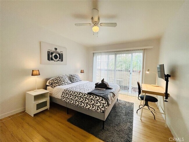 Building Photo - 11921 Goshen Ave