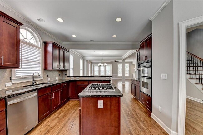 Building Photo - 486 Vinings Estates Dr SE