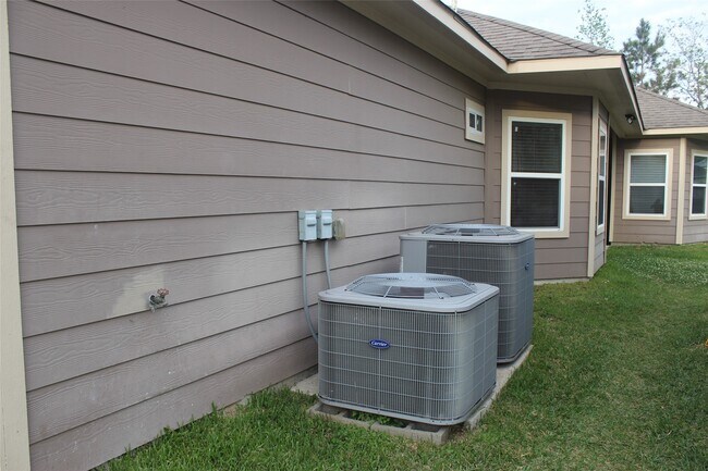 Building Photo - 19914 S Plantation Estates Dr