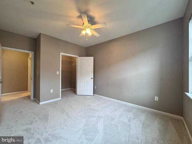 Building Photo - 12925 Centre Park Cir