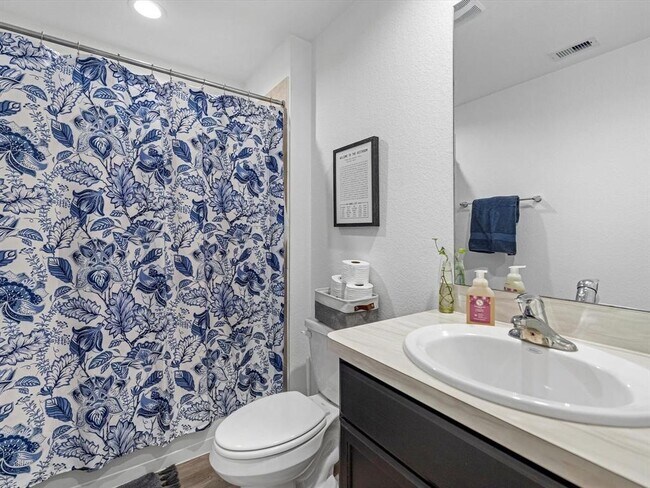 Building Photo - 21334 Riverdew Dr