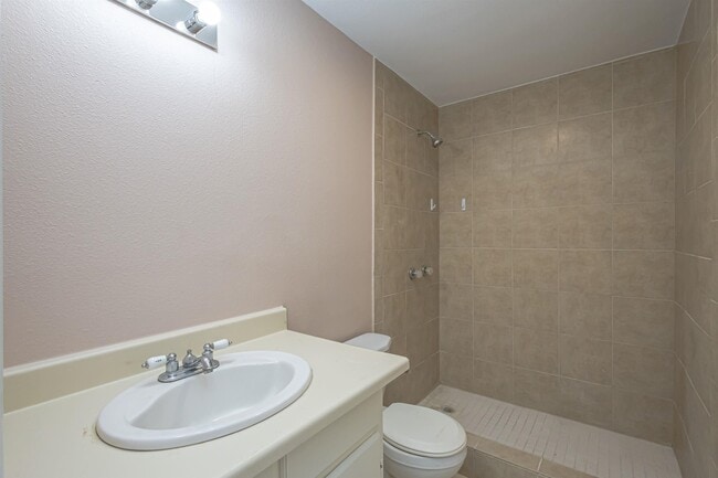 Building Photo - 227 Malaga Dr