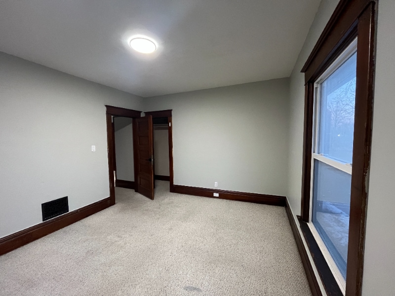 Building Photo - 1220 6th Ave