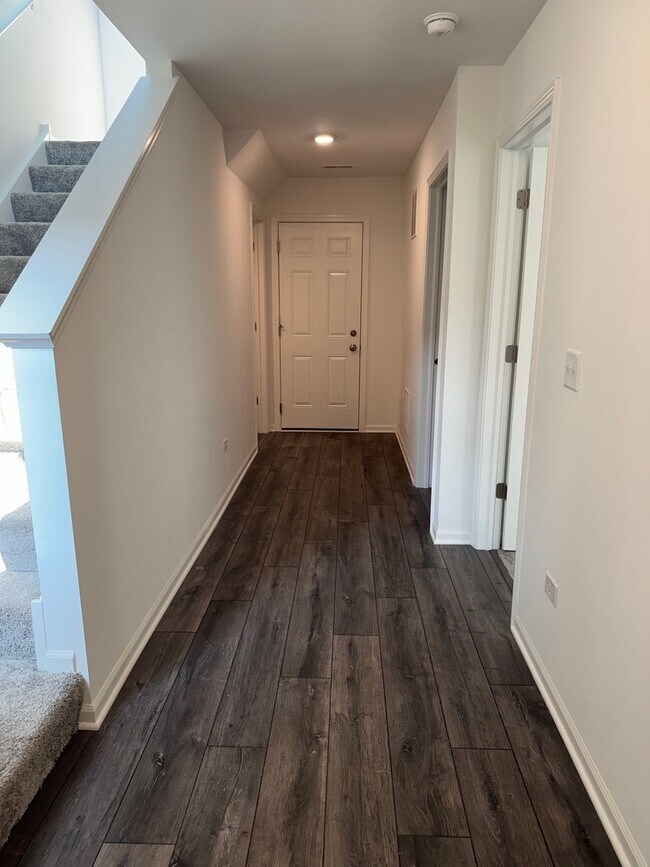 Building Photo - 4347 Chelsea Mnr Cir
