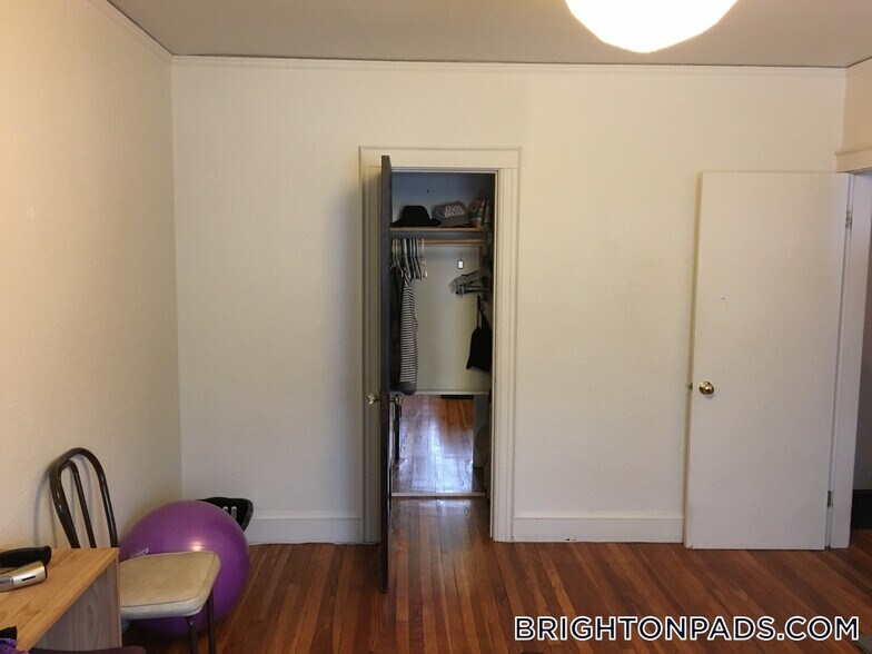 Building Photo - 2045 Commonwealth Ave