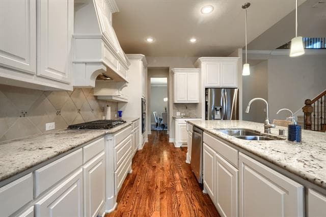 Building Photo - 949 Byron St