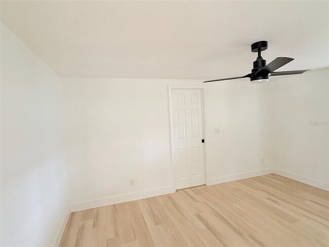 Building Photo - 8512 Longboat Ln