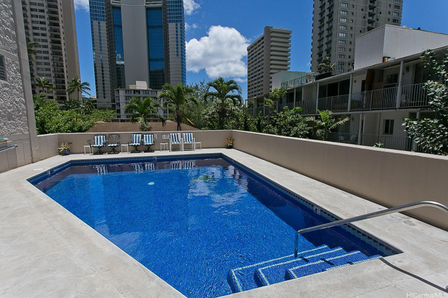 Building Photo - 2115 Ala Wai Blvd