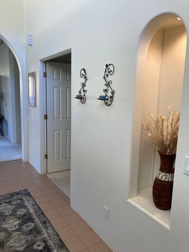 Building Photo - Gorgeous Furnished Arroyo Seco Townhouse with Fabulous Views!