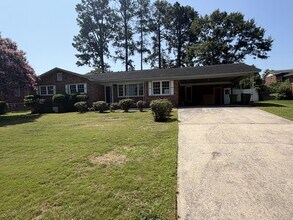 Building Photo - 3208 Downes Grove Rd