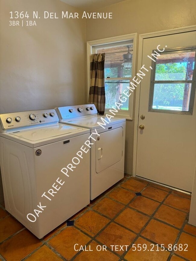 Building Photo - 1364 N Del Mar Ave