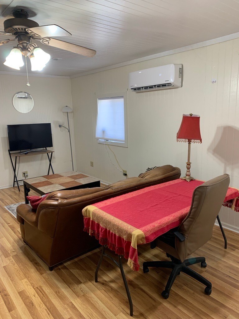 Building Photo - 2525 Rio Mills Rd