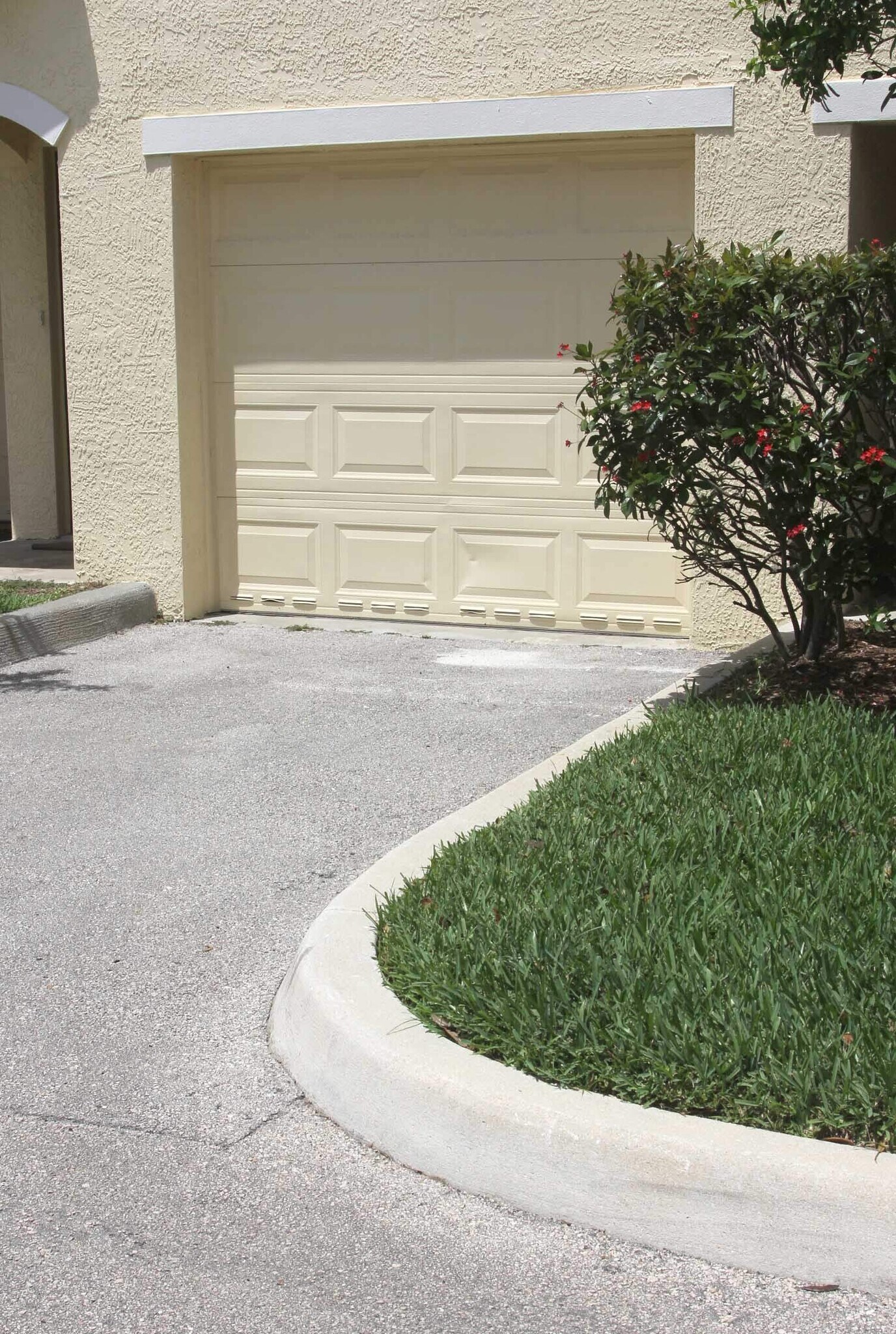 Building Photo - 114 SW Peacock Blvd