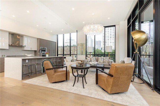 Building Photo - 2425 Peachtree Rd NE