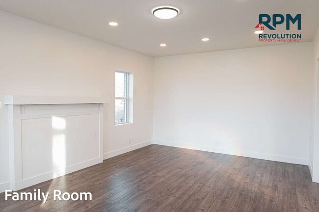 Building Photo - 868 Washington Blvd