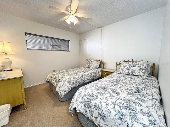 Building Photo - 4775 Cove Cir