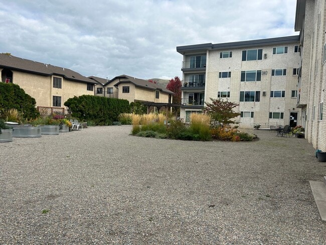 Building Photo - 2 Bed, 1 Bath Apartment at Lynnwood!