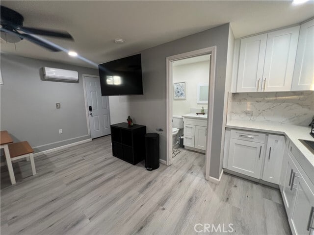 Building Photo - 10485 La Sombra Ave