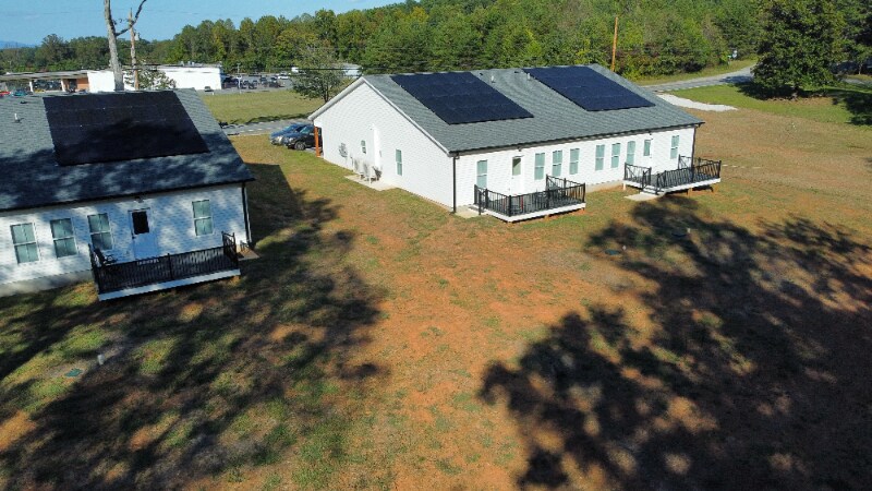 Building Photo - 144 N Coolwell Rd