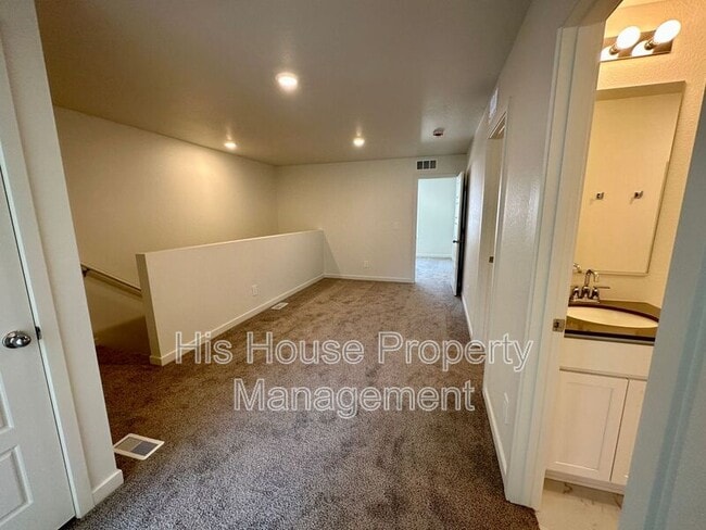 Building Photo - 3908 Canoe St