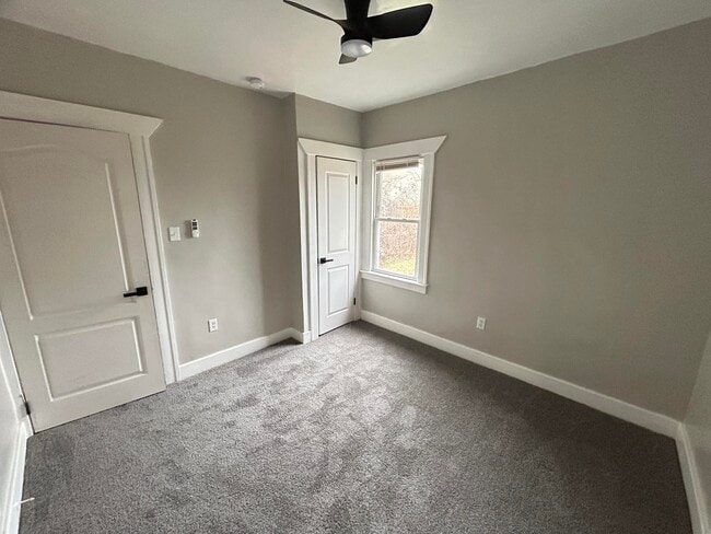 Building Photo - 2960 Kendall St