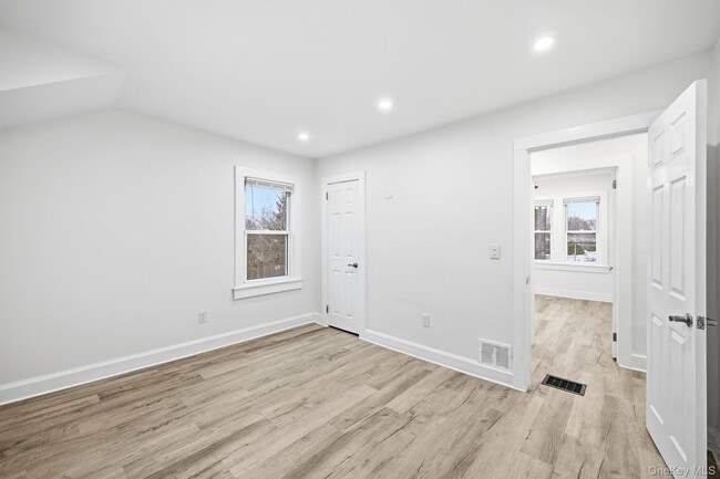 Building Photo - 359 Orangeburg Rd