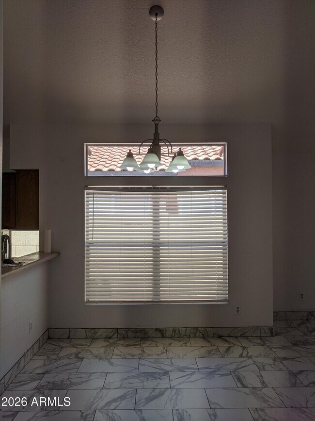 Building Photo - 1321 N Jamaica Way