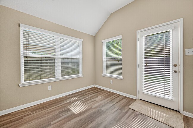 Building Photo - 17914 Logans Pine Dr