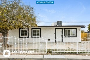 Building Photo - 4334 Cloverdale Ave
